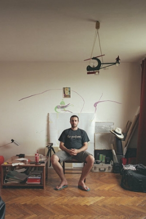 10 pięter i 10 różnych żyć w projekcie rumuńskiego fotografa Bogdana Girbovana