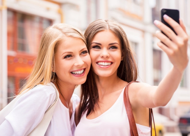 Jak zrobić idealne selfie?