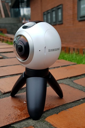 Samsung Gear 360 sprawił, że zapragnąłem mieć kamerkę 360. Ale nie tę