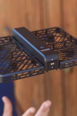 Hover Camera Passport: składany autonomiczny dron z kamerą 4K i rozpoznawaniem twarzy