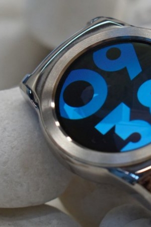 Jolla przeportowała system Sailfish OS na smartwatcha. Efekt robi wrażenie