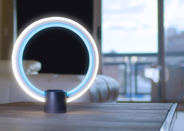Biurkowa lampka od GE wyposażona w asystentkę Amazon Alexa